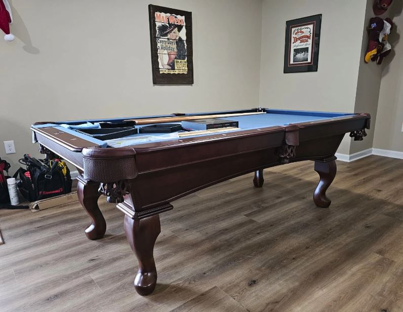 کفپوش سالن بیلیارد