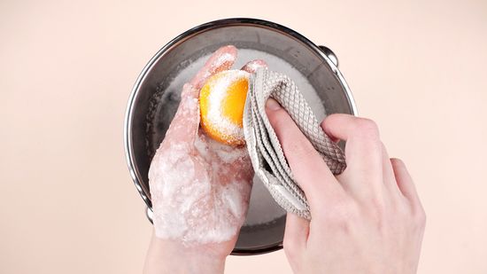 تمیزکاری توپ بیلیارد